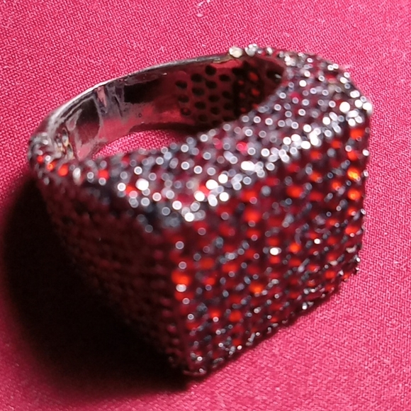 Red diamond ring - Picture 2 of 15